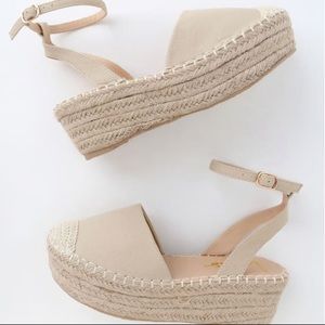 Lulu’s Janelle Taupe Flatform Espadrille’s